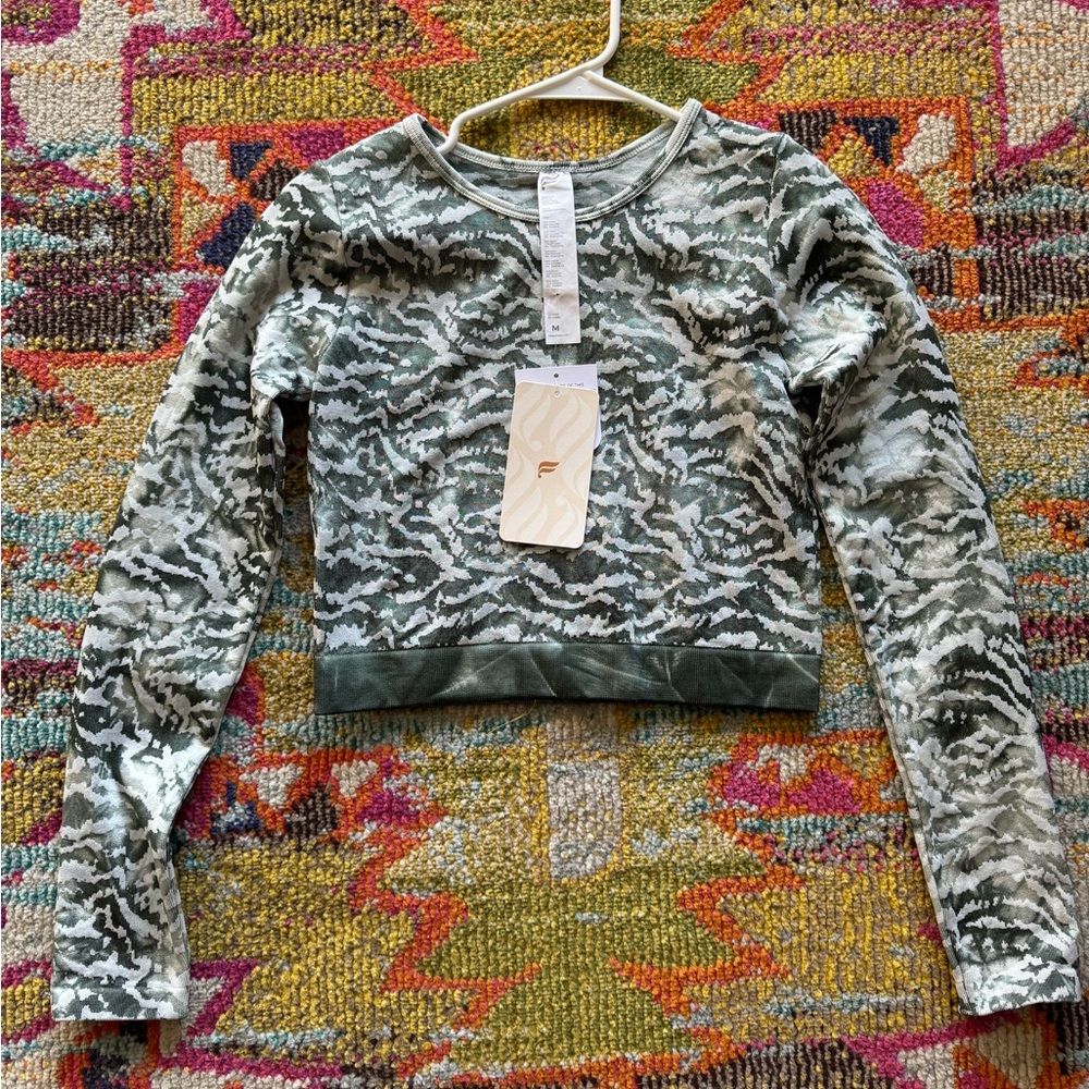 Women’s Medium Cropped Fabletics Long Sleeve